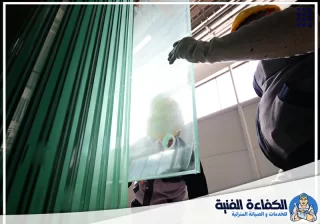 تركيب زجاج في رأس الخيمة
